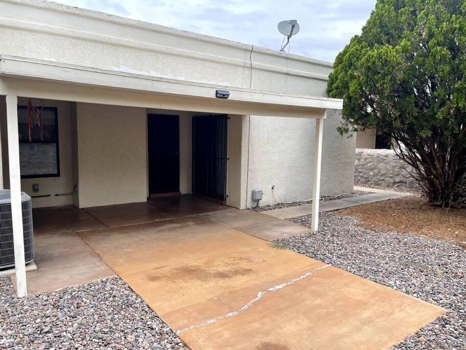 Townhouse, Two Car Garage, Fireplace Back Yard Las Cruces Exterior foto