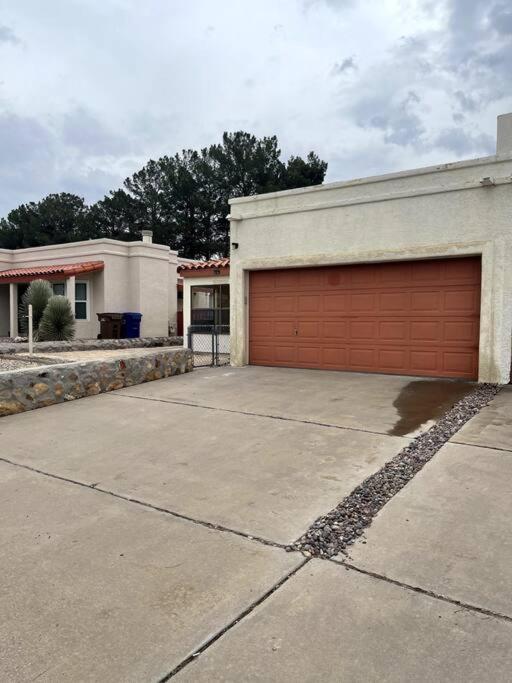 Townhouse, Two Car Garage, Fireplace Back Yard Las Cruces Exterior foto